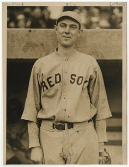 Circa 1916-17 Ernie Shore Type I Original News-Service Photo (PSA/DNA)